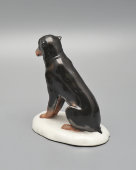 Фигурка «Собака породы доберман», марка «Серп и молот», скульптор Воробьев Б. Я., фарфор, анималистика ЛФЗ, 1920-е