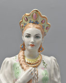 Скульптура «Хозяйка медной горы» (актриса Тамара Макарова), автор Бржезицкая А. Д., фарфор, Дулево, 1958 г.