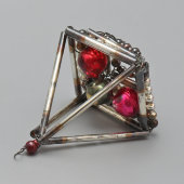 Винтажная ёлочная игрушка, подвеска «Корзина с фруктами», стеклярус, бусы, завод «Лаборприбор», г. Клин, 1950-60 гг.