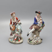 Комплект статуэток «Пара музыкантов с мандолиной и флейтой», фарфор, Эрнст Боне и сыновья (Ernst Bohne & Söhne), Тюрингия, Германия, 1900-1910 гг.