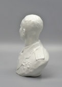 Бюст «Гагарин Ю. А.», скульптор Корсиков А. Д., фарфор, ЛФЗ, 1960-70 гг.