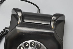 Черный винтажный телефонный аппарат Nordfern W66 в корпусе из бакелита, ГДР, 1960-е