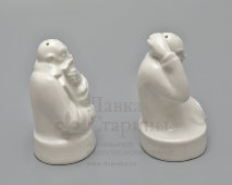 Набор для специй, солонка и перечница в стиле ар-деко «Картежники», фарфор, Европа, 1920-30 гг.