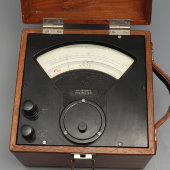 Винтажный измерительный прибор «Электростатический вольтметр», Sensitive Research Instrument Corp., США, 1942 г.