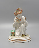 Статуэтка «Малахитовая шкатулка», скульптор Богданова О. М., Дулево, 1965 г.