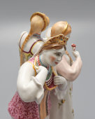 Статуэтка «Аленький цветочек» по мотивам сказки Аксакова С. Т., скульптор Велихова С. Б., фарфор, ЛФЗ, 1950-60 гг.