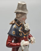 Статуэтка «Галантный джентльмен во фраке», фарфор, Эрнст Боне и сыновья (Ernst Bohne & Söhne), Тюрингия, Германия, 1900-1910 гг.