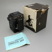 Отечественный двухобъективный зеркальный фотоаппарат «Любитель 166-Универсал»,  