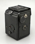 Отечественный двухобъективный зеркальный фотоаппарат «Любитель 166-Универсал»,  