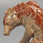 Статуэтка «Волк и ягненок», скульптор Абрамов Д., керамика, СХФ №1, Гжель, 1950-е