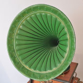 Старинный граммофон с латунными декоративными накладками, дерево, фирма братьев Пате, Россия, нач. 20 в.