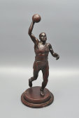 Советская спортивная скульптура «Баскетболист», силумин омедненный, 1930-40 гг.