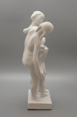 Скульптура «Юность», скульптор Кучкина Т. С., фарфор, бисквит, ЛФЗ, 1950-е