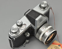 Немецкий зеркальный пленочный фотоаппарат «Zeiss Ikon Contax S», объектив Biotar 2/5,8 T Carl Zeiss Jena, ГДР, 1949-52 гг.