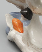 Статуэтка «За чтением», скульптор Попова К. В., фарфор, Вербилки, цветная роспись