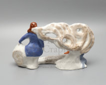 Статуэтка «За чтением», скульптор Попова К. В., фарфор, Вербилки, цветная роспись