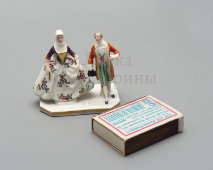 Статуэтка-миниатюра «Галантная сцена: дама и кавалер», фарфор, Эрнст Боне и сыновья (Ernst Bohne & Söhne), Тюрингия, Германия, 1900-1910 гг.