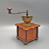 Старинная механическая кофемолка, мельница , дерево, латунь, R. Z. Zassenhaus, Германия, 1930-е