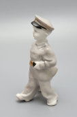 Статуэтка «Первоклассник» (школьник, гимназист), скульптор Пахомов А. Ф., фарфор, ЛФЗ, 1950-60 гг.