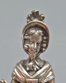 Старинный колокольчик для вызова прислуги «Дама с корзиной», B.H.M., белый металл, Европа, нач. 20 в.