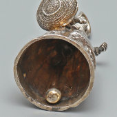 Старинный колокольчик для вызова прислуги «Дама с корзиной», B.H.M., белый металл, Европа, нач. 20 в.