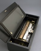 Антикварная музыкальная шкатулка