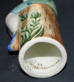 Статуэтка «Девушка с флейтой», автор Шуквани Ш. Т.,​ фаянс, ЗиК Конаково​, 1983 г.