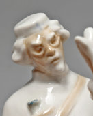 Статуэтка «Доктор Айболит с зайчиком», скульптор Чечулина Г. Д., Дулевский завод, 1976 г.