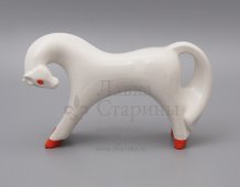 Статуэтка «Конь», скульптор Вайнштейн-Машурина (Асерьянц) С. И.,​ фарфор, Вербилки, 1950-60 гг.