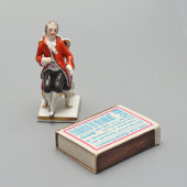 Статуэтка-миниатюра «Галантный кавалер», фарфор, Эрнст Боне и сыновья (Ernst Bohne & Söhne), Тюрингия, Германия, 1900-1910 гг.