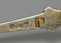 Столовая ложка с растительным орнаментом, русское серебро 84 пробы, чернь, Россия, 1842 г.