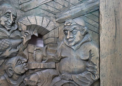 Настенное резное панно «Эверест. Три монаха», массив сосны, Россия, 1990-е
