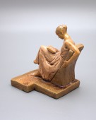Керамическая статуэтка «Девушка за чтением», Гжель