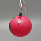 Советская новогодняя ёлочная игрушка-шар «Три поросёнка», стекло, г. Москва, 1930-40 гг.