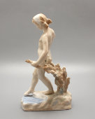Авторская нетиражная статуэтка «Девочка, входящая в воду» (У ручья), скульптор Гатилова Е. И., Дулево, 1970-80 гг.