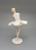 Статуэтка «Балерина с цветком», скульптор В. И. Сычев, ЛЗФИ, 1952-56 гг.