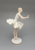 Статуэтка «Балерина с цветком», скульптор В. И. Сычев, ЛЗФИ, 1952-56 гг.
