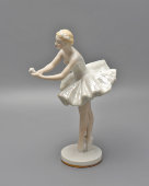 Статуэтка «Балерина с цветком», скульптор В. И. Сычев, ЛЗФИ, 1956-67 гг.