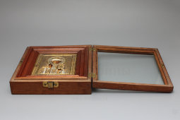 Старинная икона Николая Чудотворца в серебряном окладе 84 пробы и в киоте, Россия, 19 в.