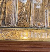 Старинная икона Николая Чудотворца в серебряном окладе 84 пробы и в киоте, Россия, 19 в.