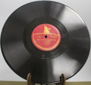 Советская старинная / винтажная пластинка 78 оборотов для граммофона / патефона с песнями А. Ерохина: «Негритянская колыбельная» и «Английская песня»