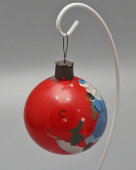 Советская новогодняя ёлочная игрушка-шар «Дед Мороз. С Новым годом!», стекло, г. Москва, 1930-40 гг.