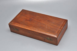 Антикварный прибор фармацевта-аптекаря, шприц, насос для изготовления таблеток, в комплекте полный набор насадок, фирма H. Steinbuch, Австрия, 1920-е