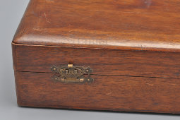 Антикварный прибор фармацевта-аптекаря, шприц, насос для изготовления таблеток, в комплекте полный набор насадок, фирма H. Steinbuch, Австрия, 1920-е