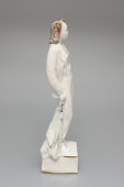 Статуэтка «Девушка-геолог», скульптор Бржезицкая А. Д., фарфор Дулево, 1947-49 гг.