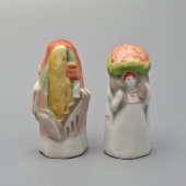 Шахматный набор, агитационные шахматы «Соцсоревнование: индустрия и сельское хозяйство», скульптор Трипольская Е. Р., Вербилки, 1930-е