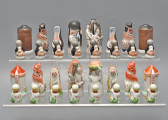 Шахматный набор, агитационные шахматы «Соцсоревнование: индустрия и сельское хозяйство», скульптор Трипольская Е. Р., Вербилки, 1930-е