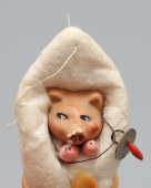 Советская ватная ёлочная игрушка «Поросенок в конверте», 1930-50 гг.