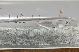 Модель советской подводной лодки в коробе из оргстекла, 1970-80 гг.