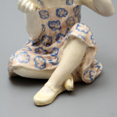 Советская фаянсовая статуэтка «Ветерок», ЗИК Конаково, автор Холодная М. П., СССР, 1960-е